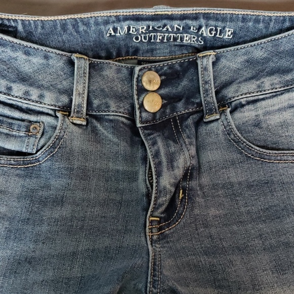 AEO Artist Flare Jeans size 6 - Picture 2 of 3